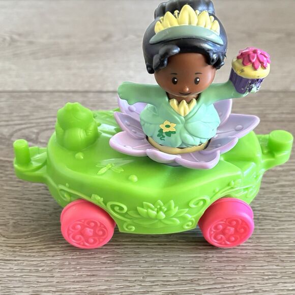 Fisher Price Little People 4 Disney Parade Floats And 8 Disney Figures - Picture 10 of 11